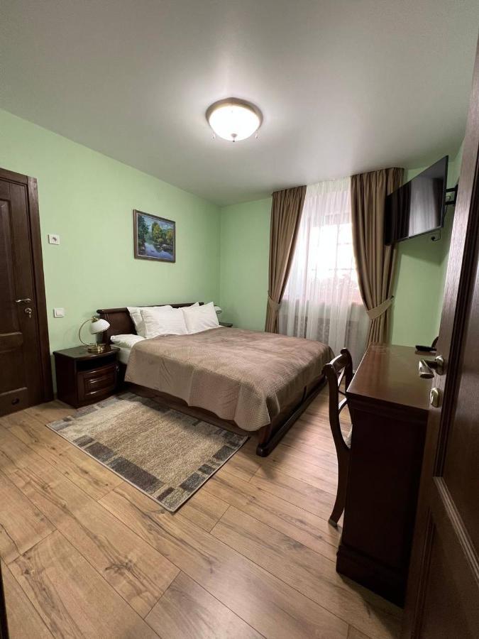 Spadok Hotel Камианец-Подилский Екстериор снимка