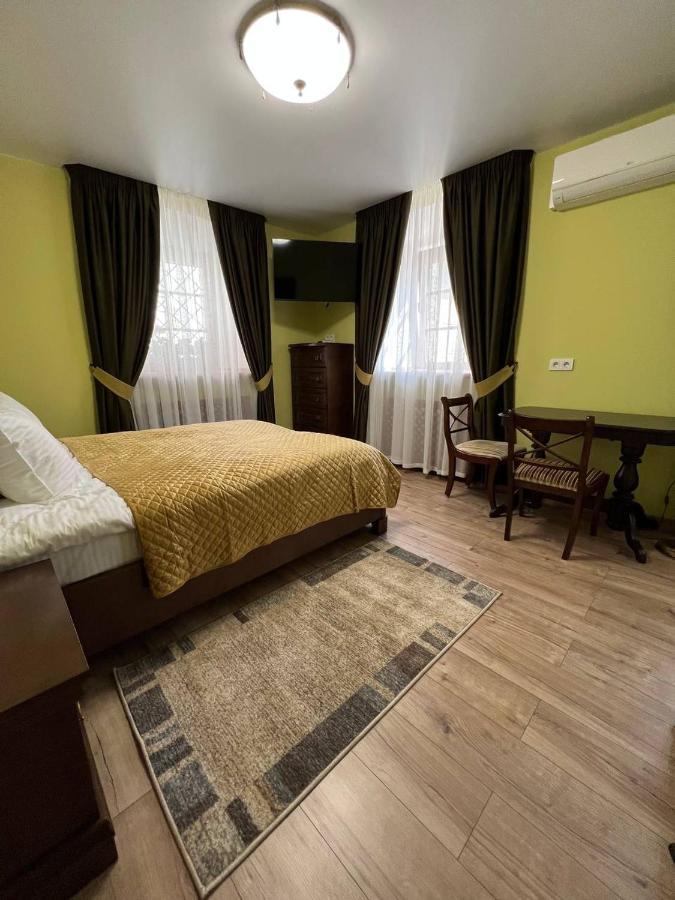 Spadok Hotel Камианец-Подилский Екстериор снимка