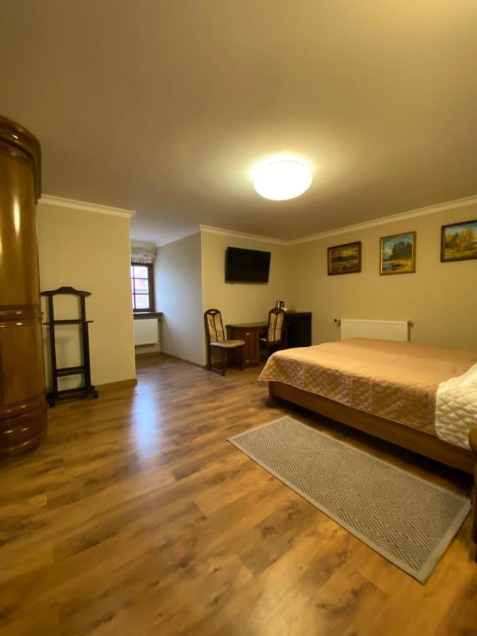 Spadok Hotel Камианец-Подилский Екстериор снимка